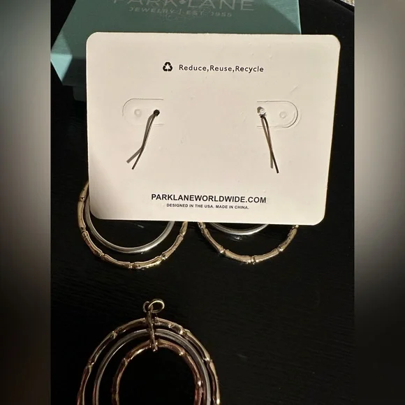 Park Lane Bamboo Trio Earring And Pendant NIB
(No necklace for pendant) - Picture 5 of 6